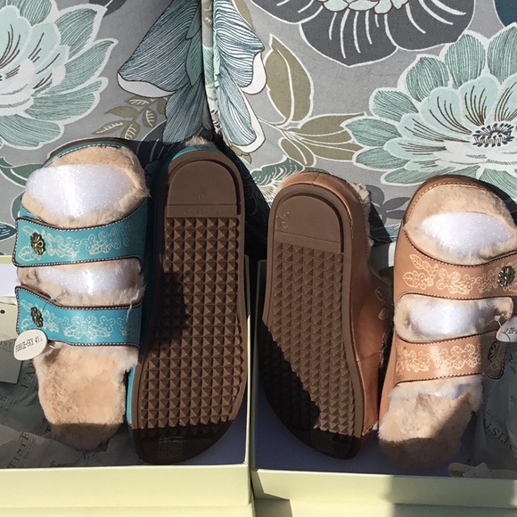 NIB Faux shearling leather adjustable strap Indoor Outdoor Traction Soles 41 9 - Picture 6 of 8